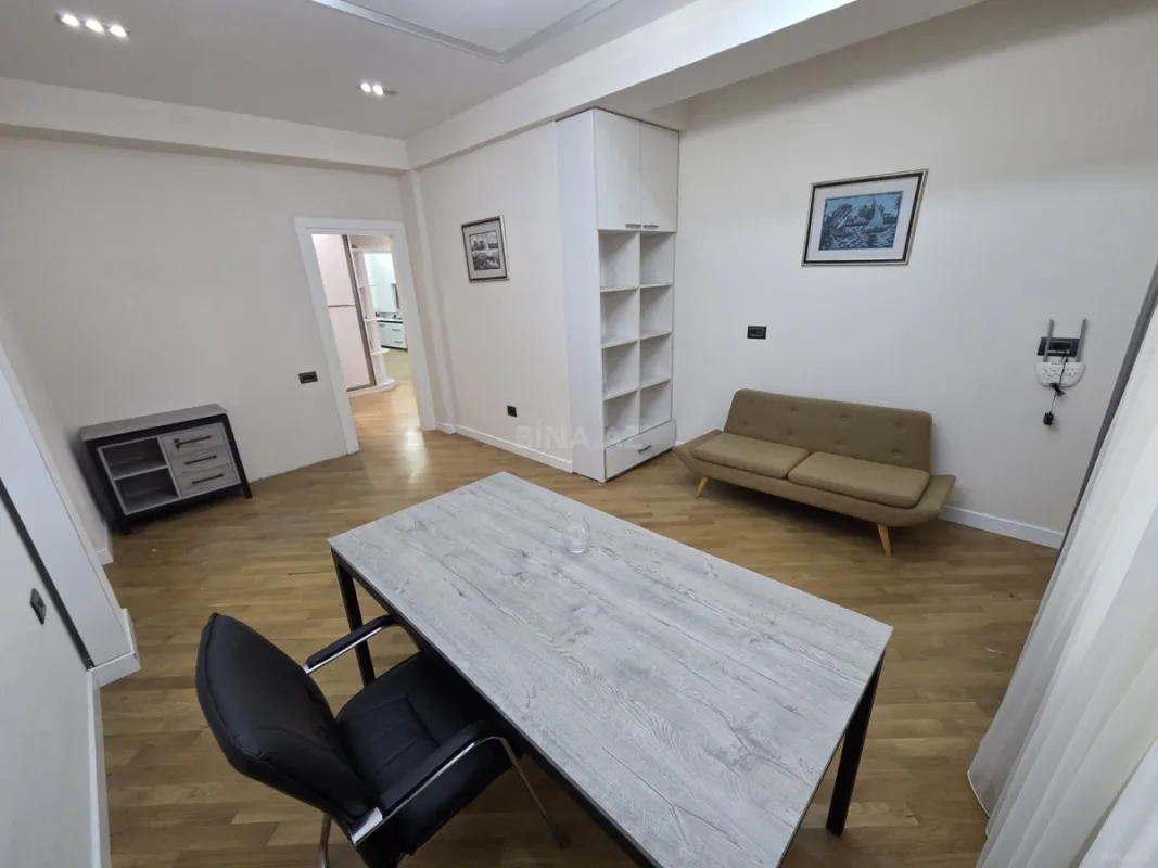Kirayə verilir 3 otaqlı ofis 130 m²