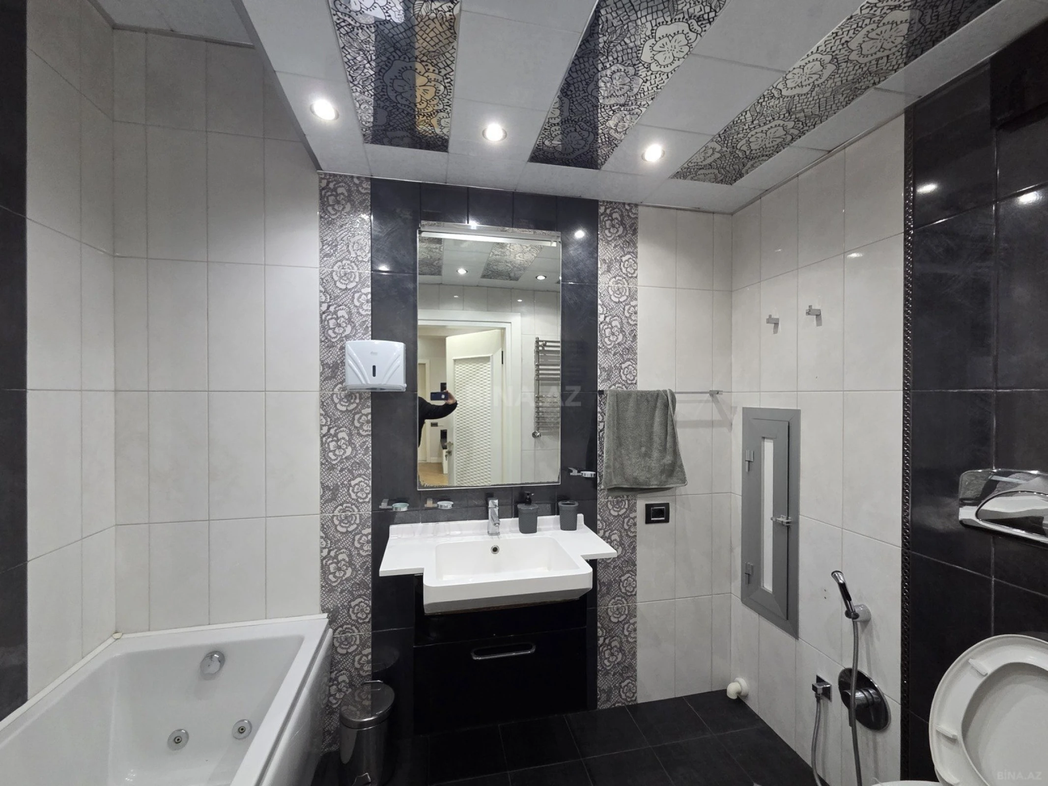 Kirayə verilir 3 otaqlı ofis 130 m²