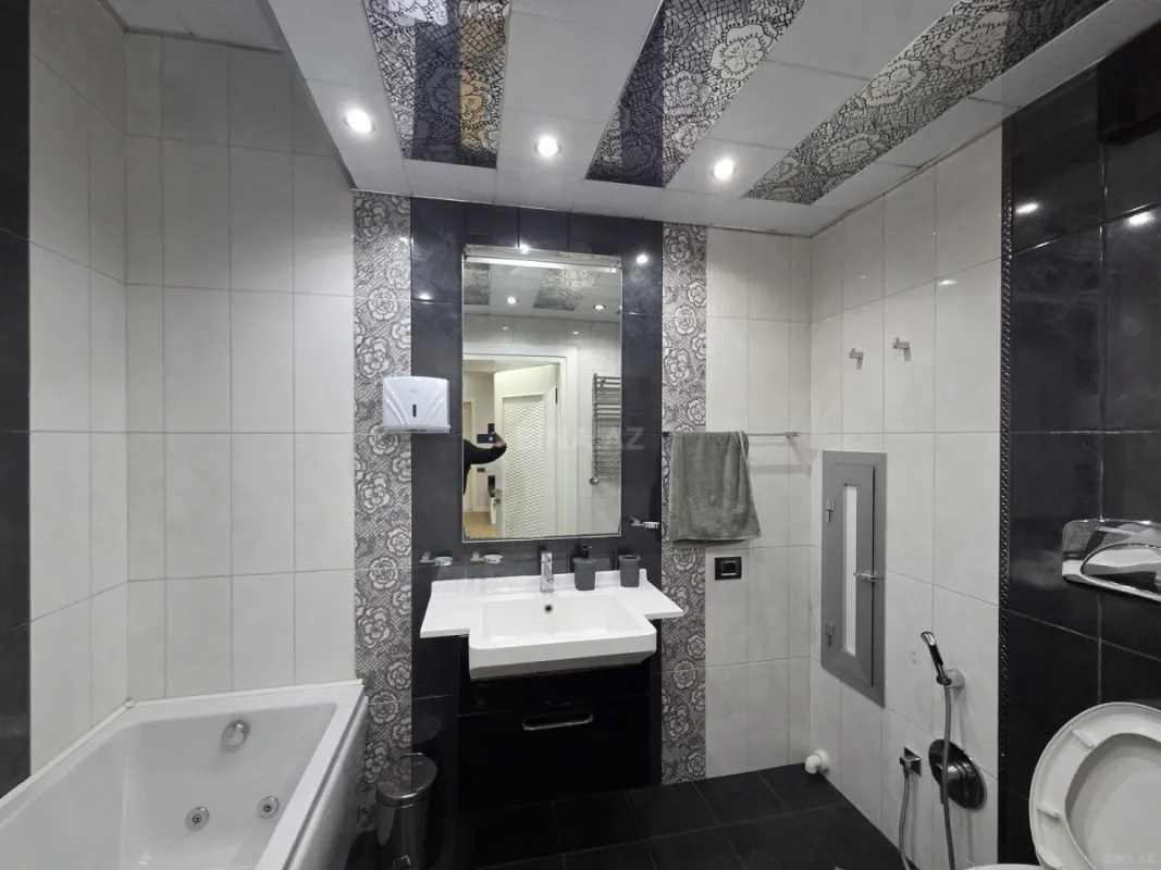 Kirayə verilir 3 otaqlı ofis 130 m²