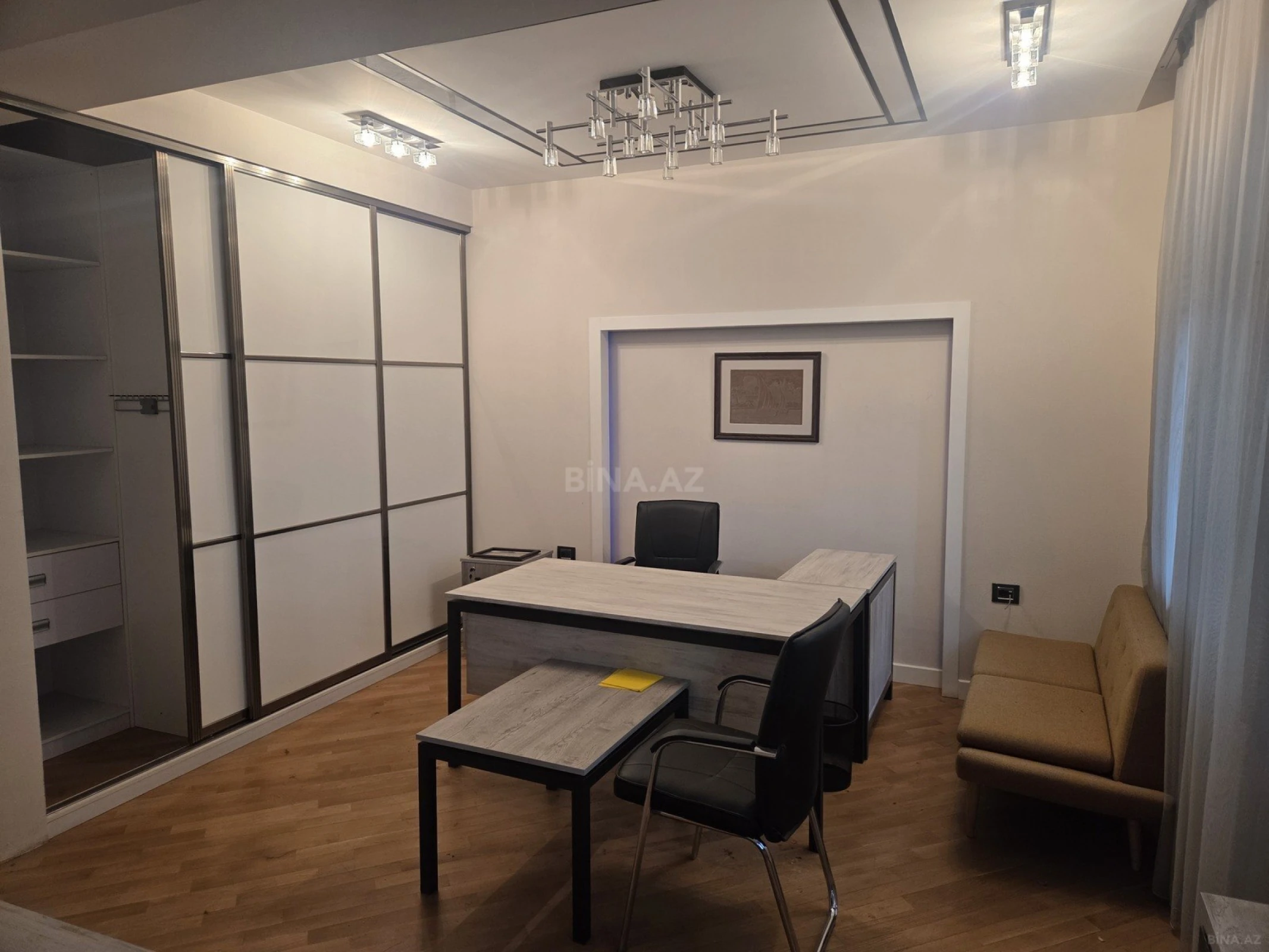 Kirayə verilir 3 otaqlı ofis 130 m²