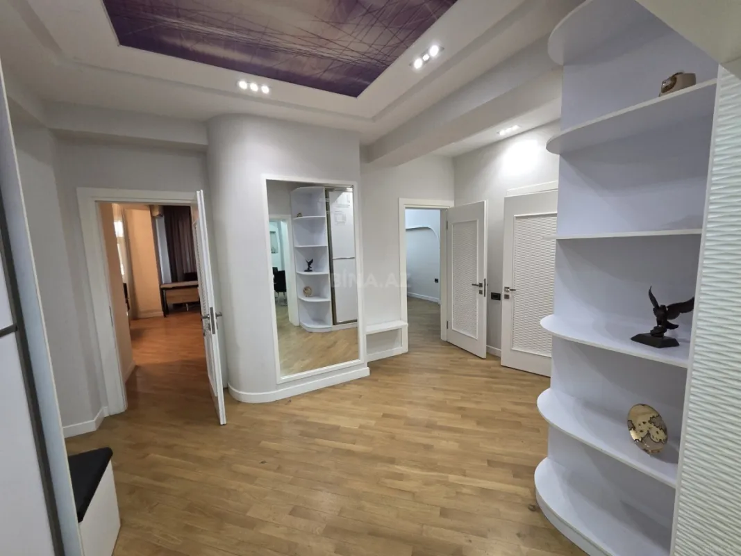 Kirayə verilir 3 otaqlı ofis 130 m²