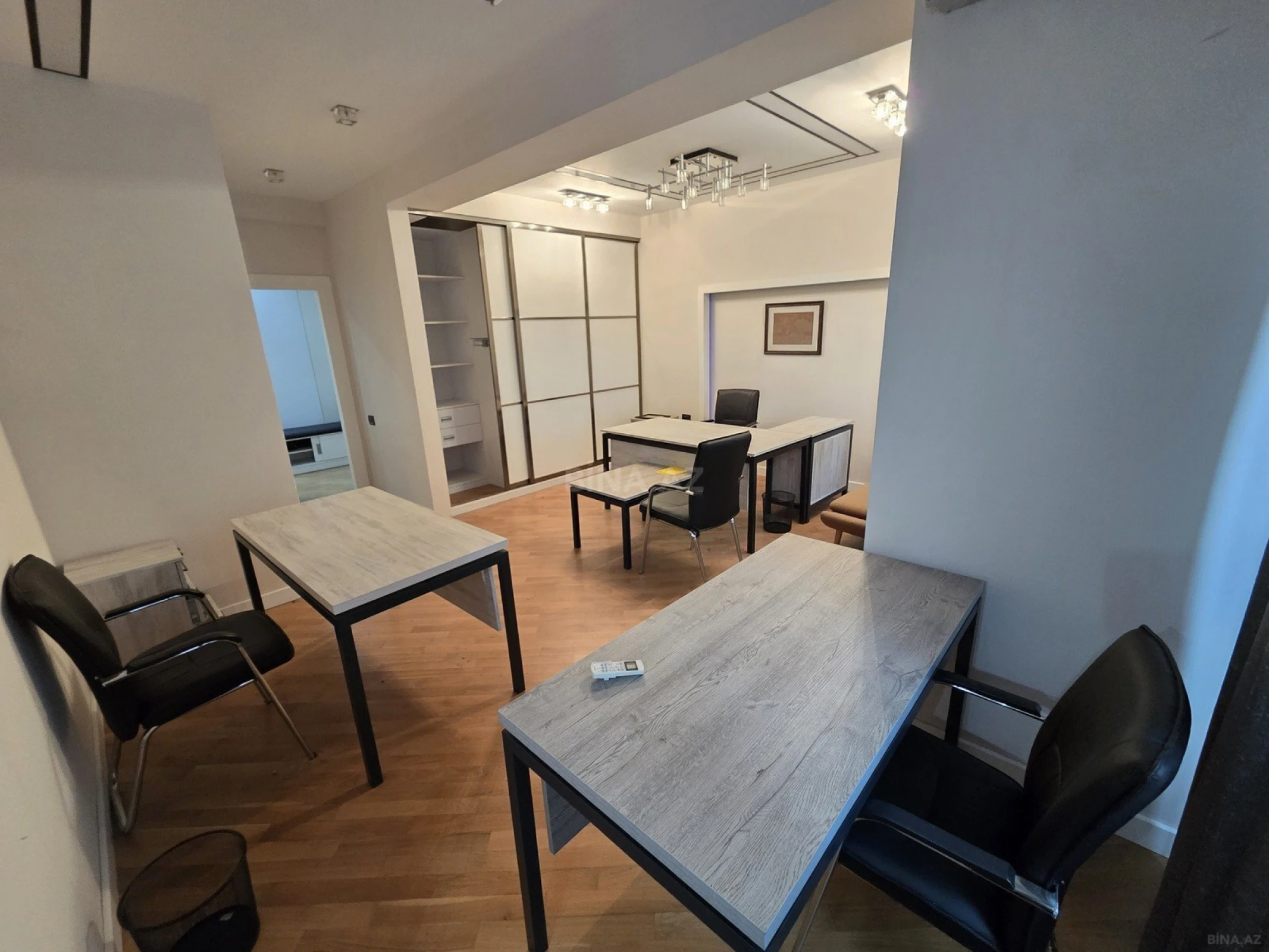 Kirayə verilir 3 otaqlı ofis 130 m²
