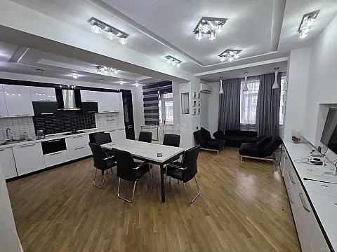 Kirayə verilir 3 otaqlı ofis 130 m²
