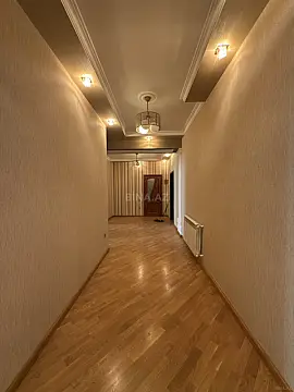 Satılır 3 otaqlı mənzil 134 m²