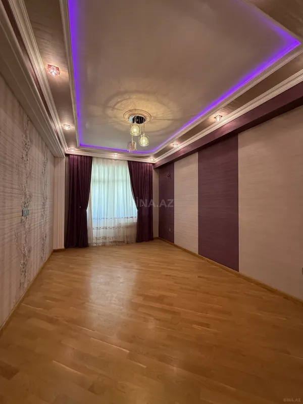 Satılır 3 otaqlı mənzil 134 m²