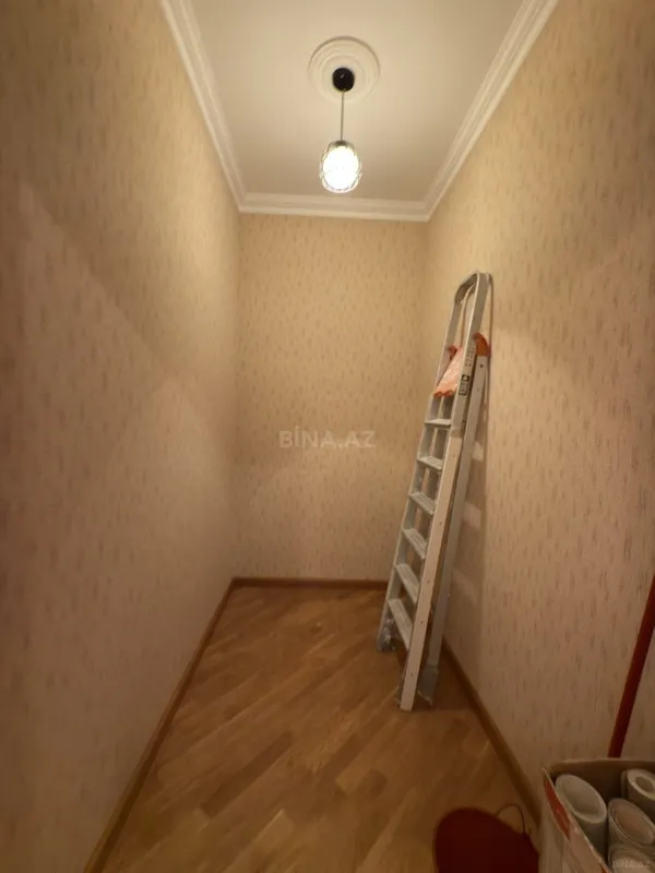 Satılır 3 otaqlı mənzil 134 m²