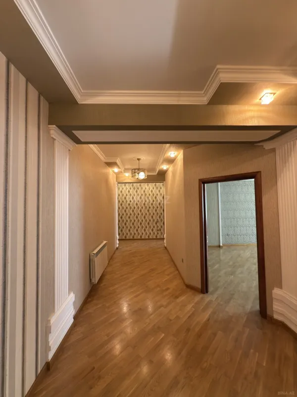 Satılır 3 otaqlı mənzil 134 m²