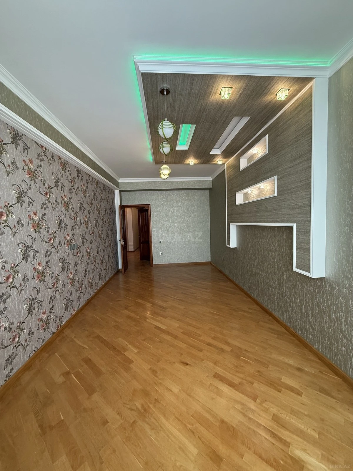 Satılır 3 otaqlı mənzil 134 m²