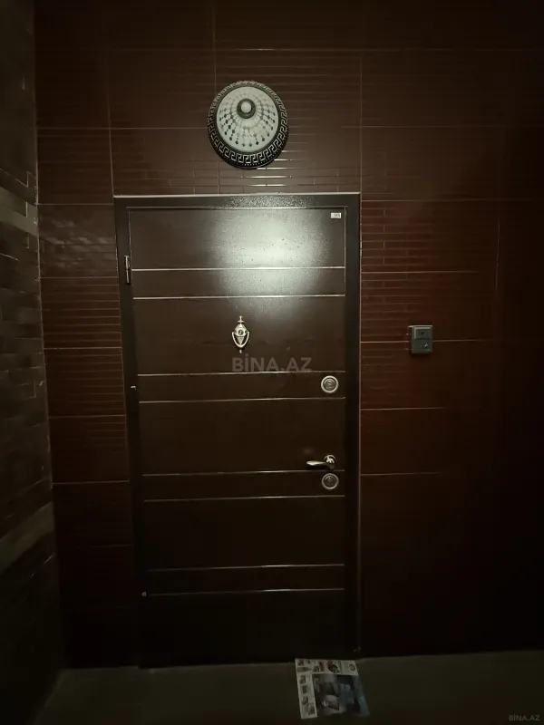 Satılır 3 otaqlı mənzil 134 m²