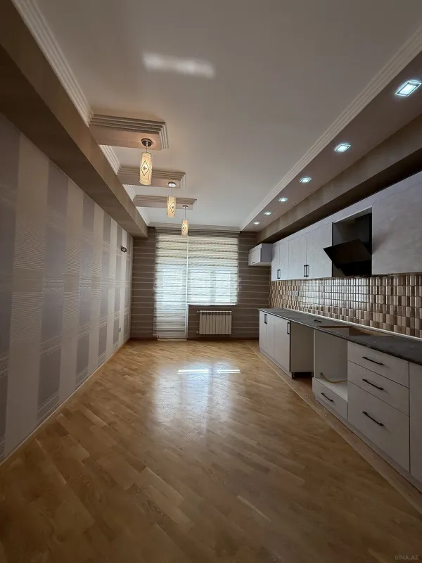 Satılır 3 otaqlı mənzil 134 m²