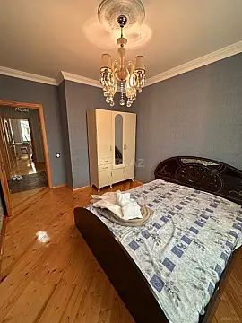 Kirayə verilir 2 otaqlı mənzil 65 m²