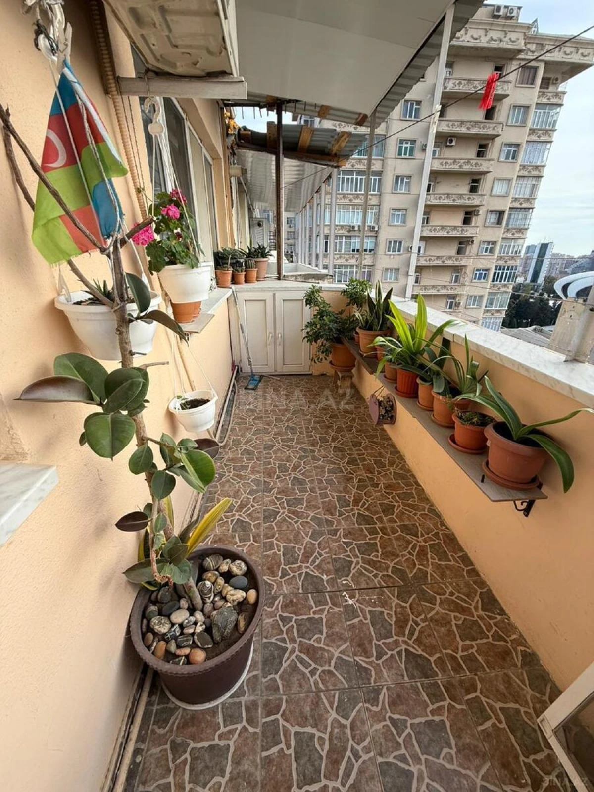 Satılır 3 otaqlı mənzil 140 m²