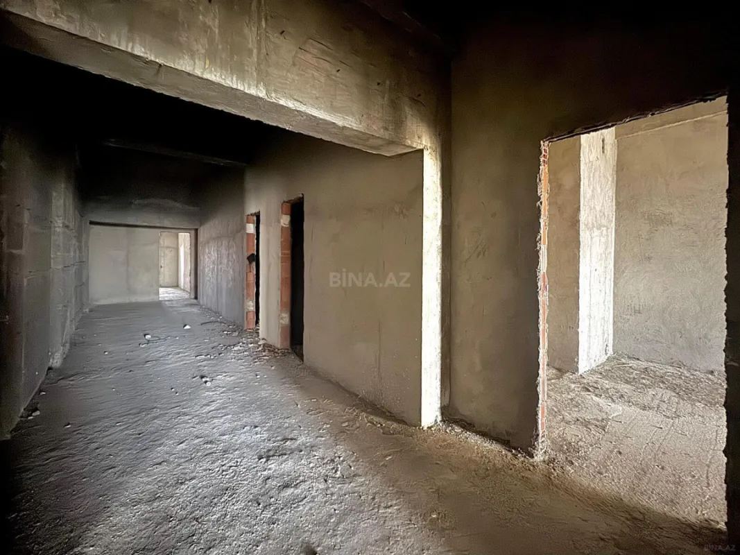 Satılır 5 otaqlı mənzil 295 m²