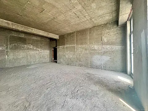 Satılır 5 otaqlı mənzil 295 m²