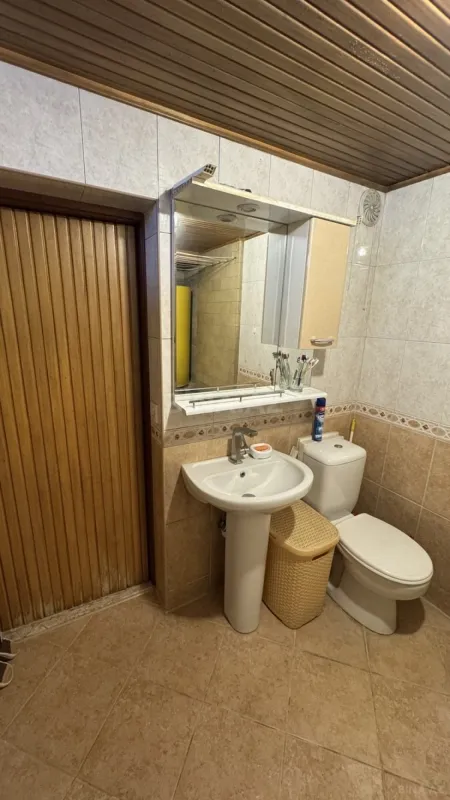 Satılır 5 otaqlı həyət evi 100 m²