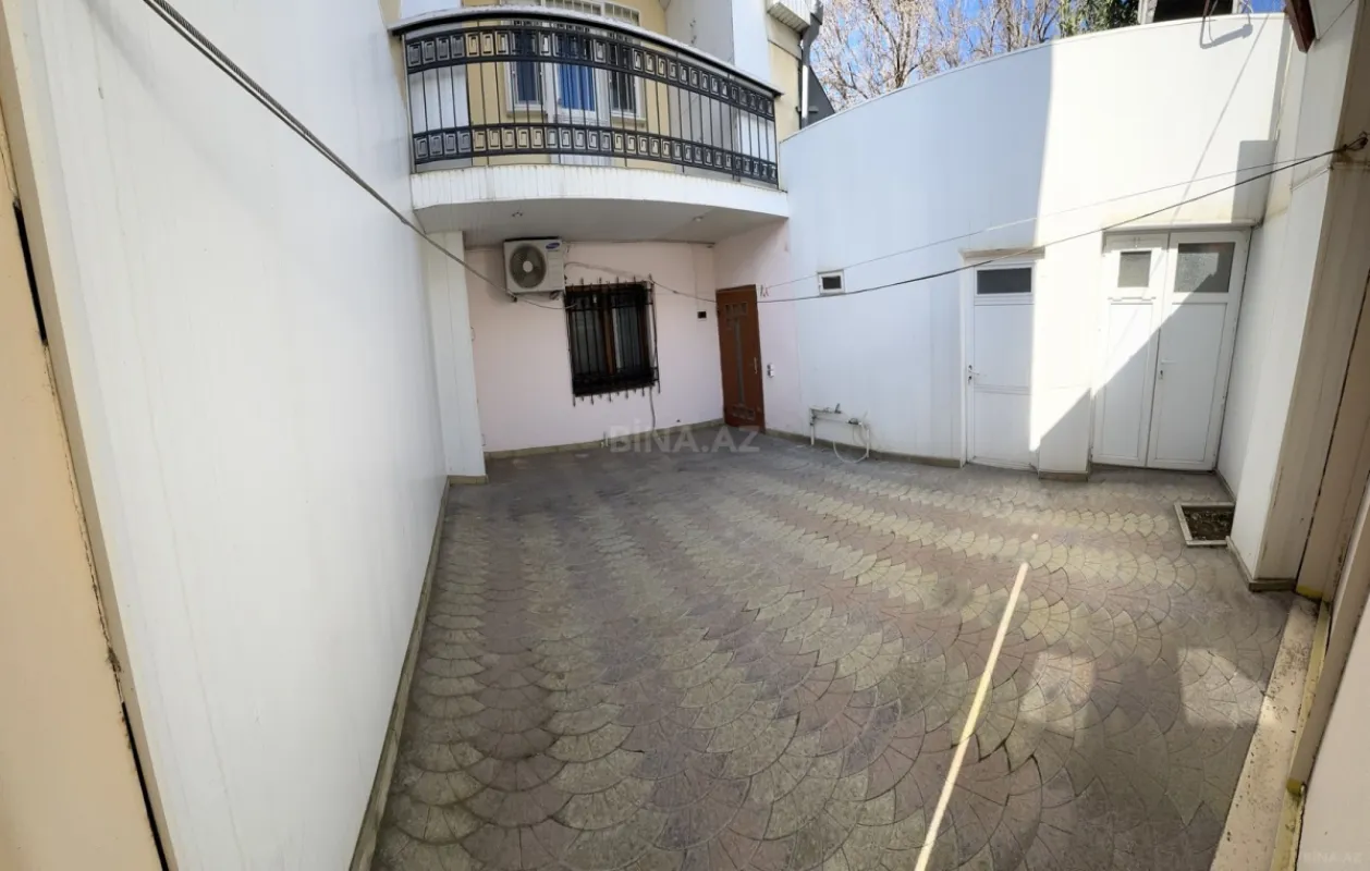 Satılır 5 otaqlı həyət evi 100 m²