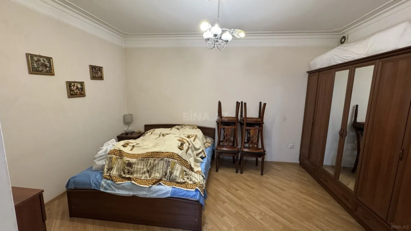 Satılır 5 otaqlı həyət evi 100 m²