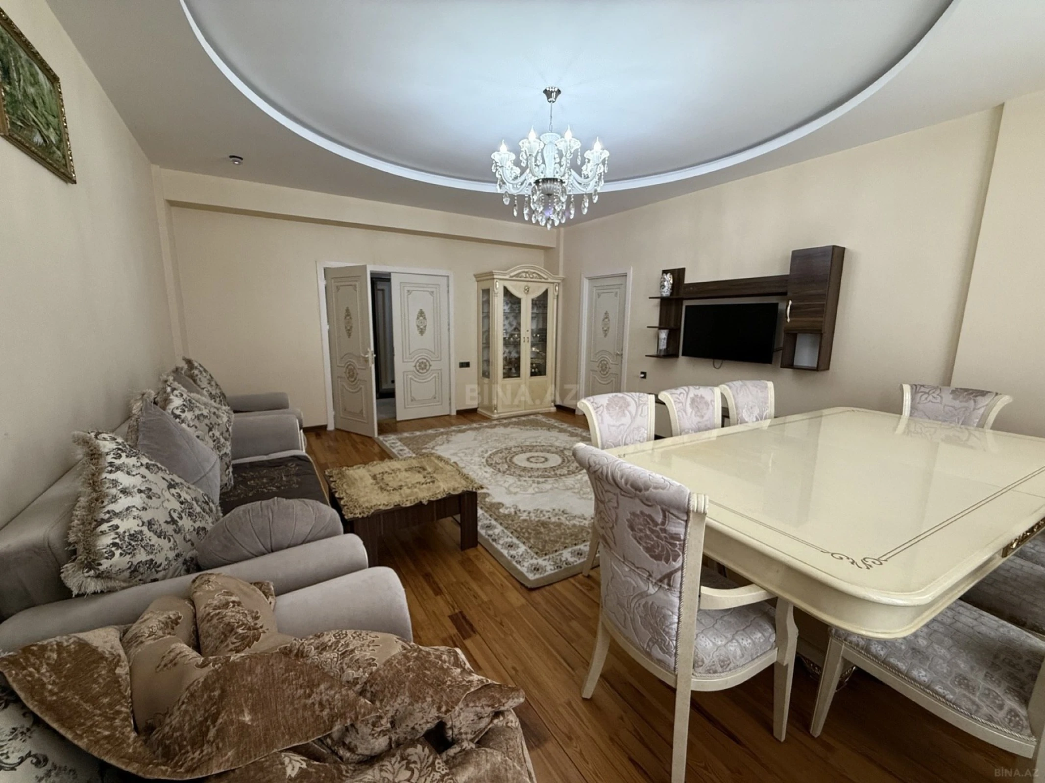 Kirayə verilir 2 otaqlı mənzil 90 m²