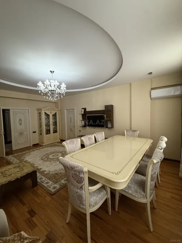 Kirayə verilir 2 otaqlı mənzil 90 m²