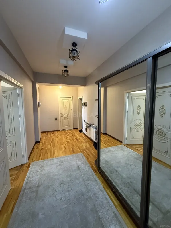 Kirayə verilir 2 otaqlı mənzil 90 m²