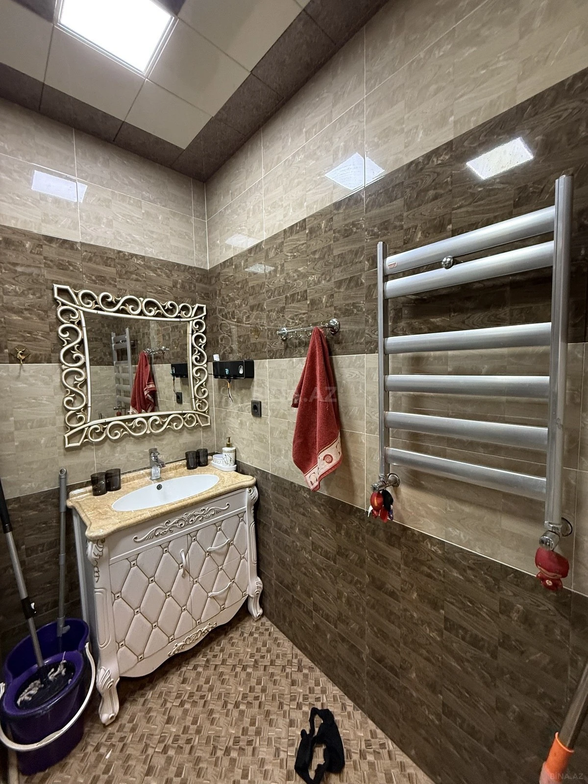 Kirayə verilir 2 otaqlı mənzil 90 m²