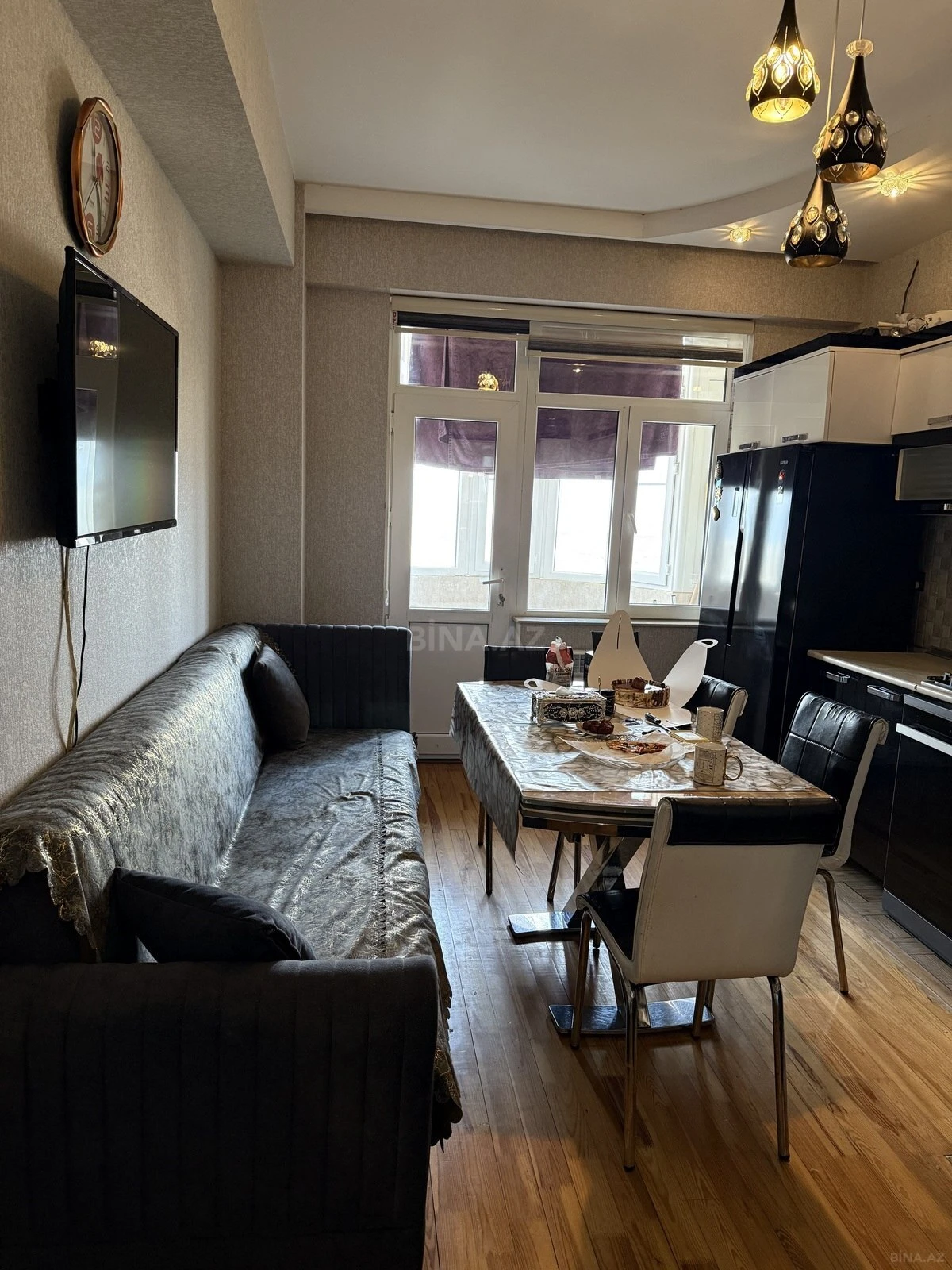 Kirayə verilir 2 otaqlı mənzil 90 m²