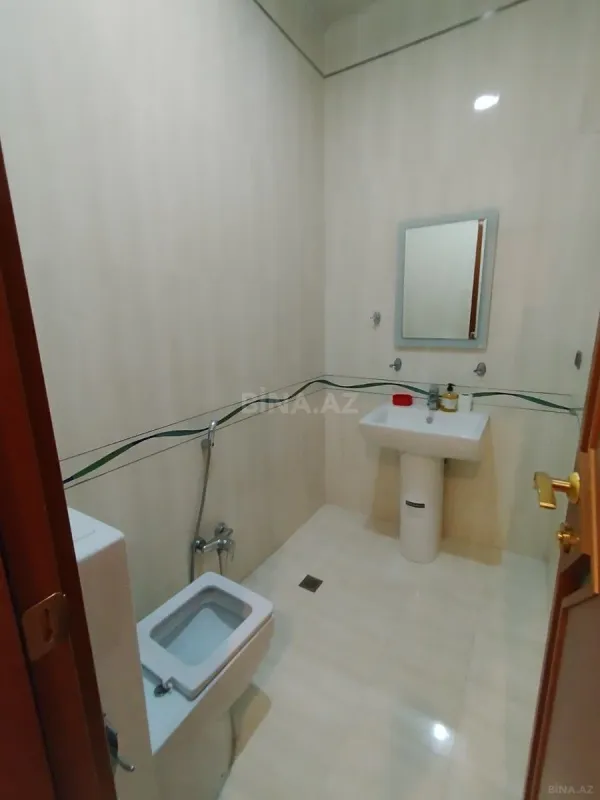 Kirayə verilir 4 otaqlı mənzil 240 m²
