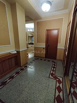 Kirayə verilir 4 otaqlı mənzil 240 m²