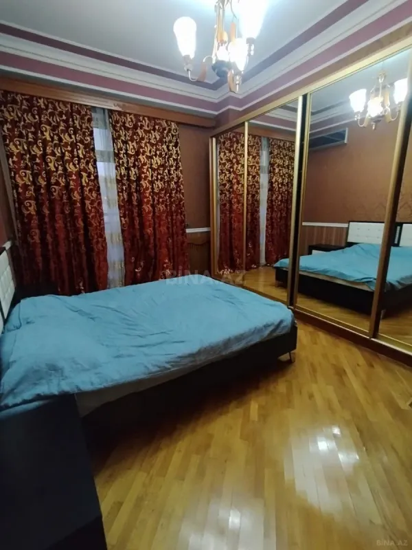 Kirayə verilir 4 otaqlı mənzil 240 m²