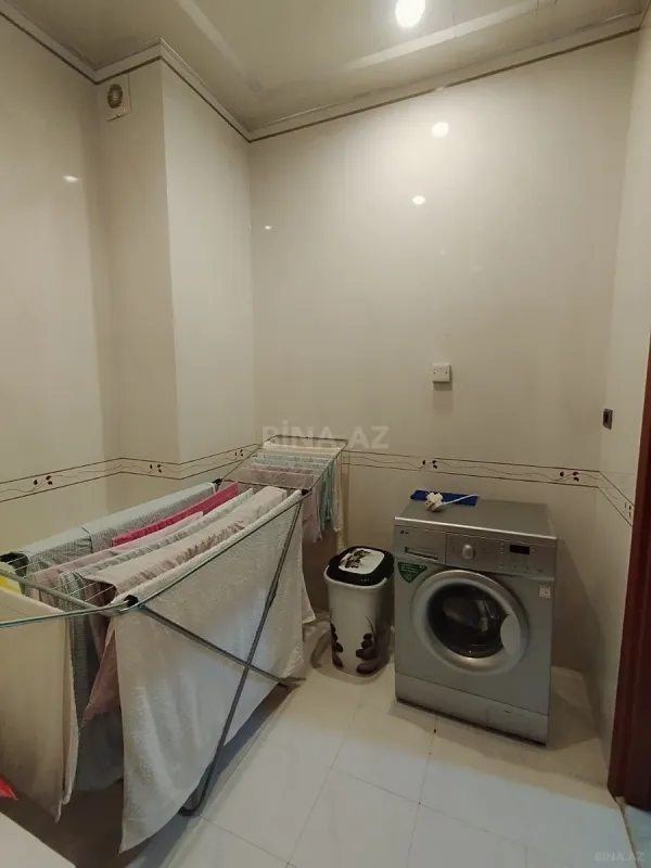 Kirayə verilir 4 otaqlı mənzil 240 m²