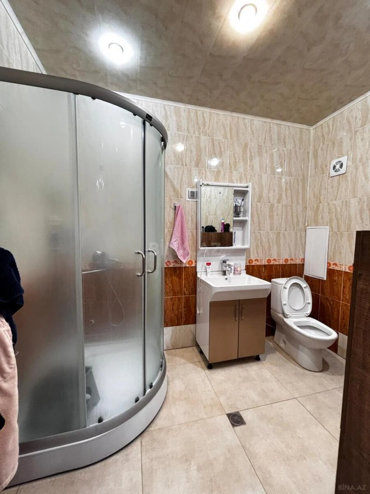 Satılır 4 otaqlı mənzil 151 m²