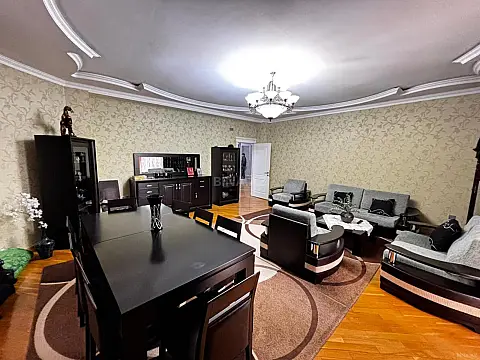 Satılır 4 otaqlı mənzil 151 m² — Bakı, Nizami 4 otaq 151.00 m²