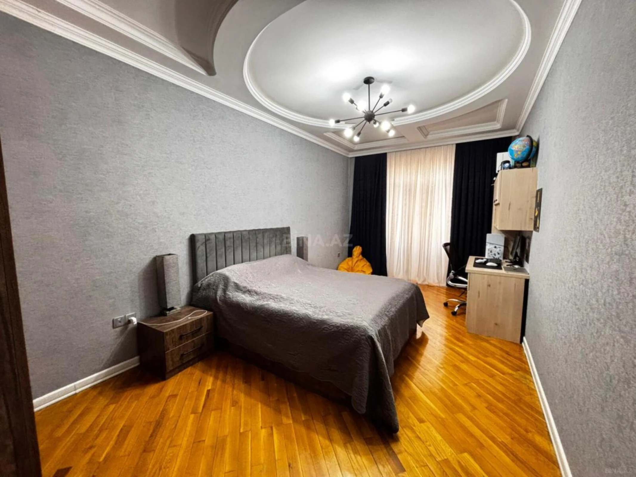Satılır 4 otaqlı mənzil 151 m²