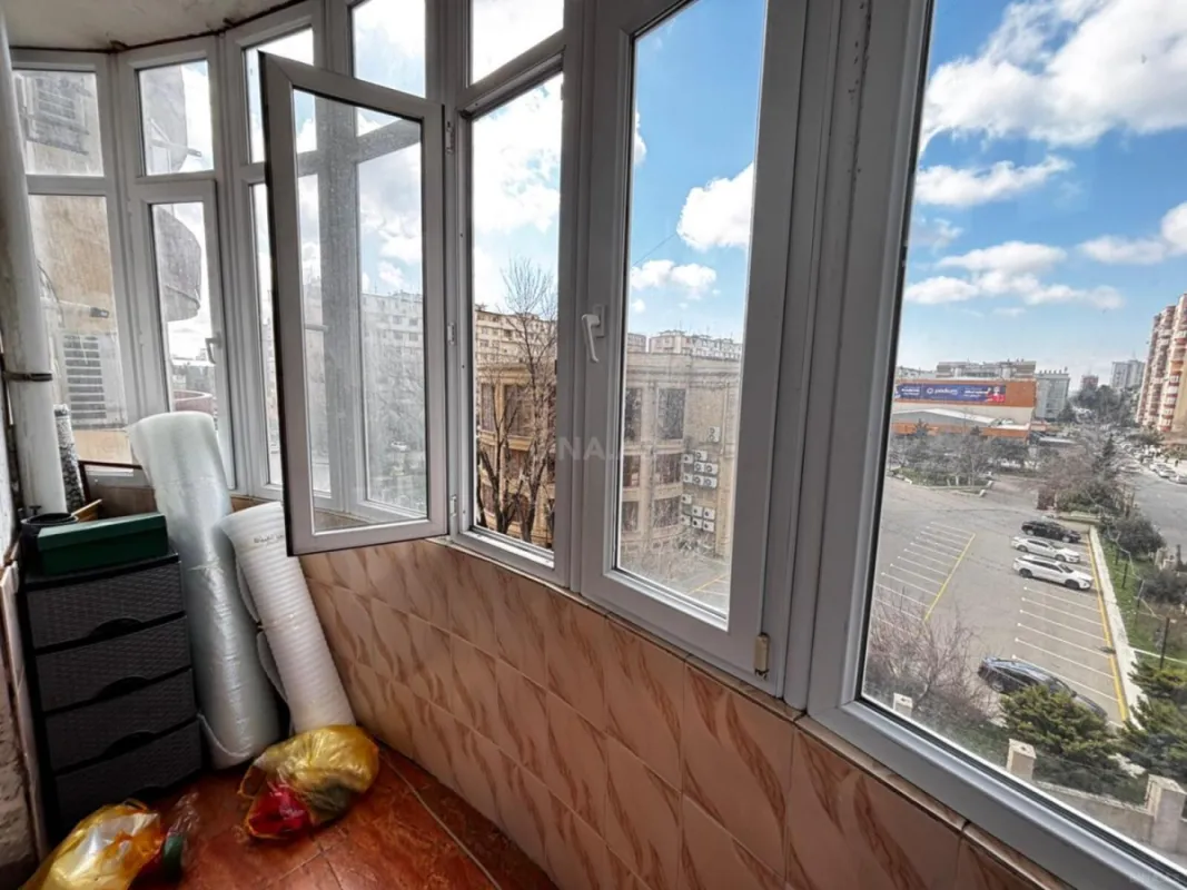 Satılır 4 otaqlı mənzil 151 m²
