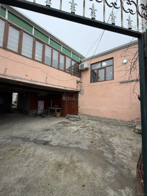 Satılır 6 otaqlı həyət evi 140 m²