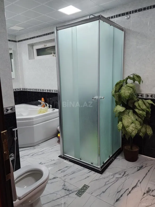 Satılır 5 otaqlı mənzil 200 m²