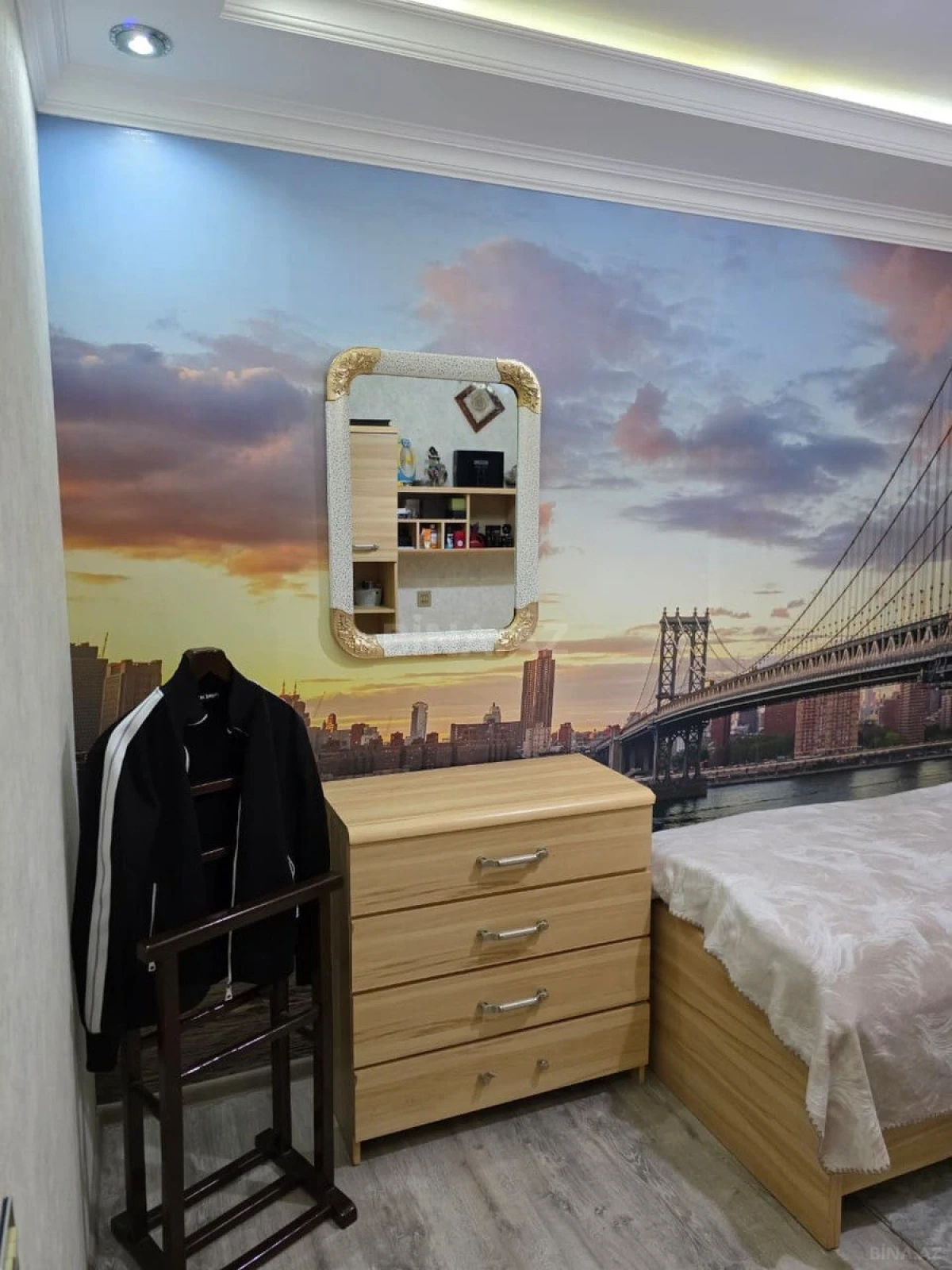 Satılır 4 otaqlı mənzil 110 m²