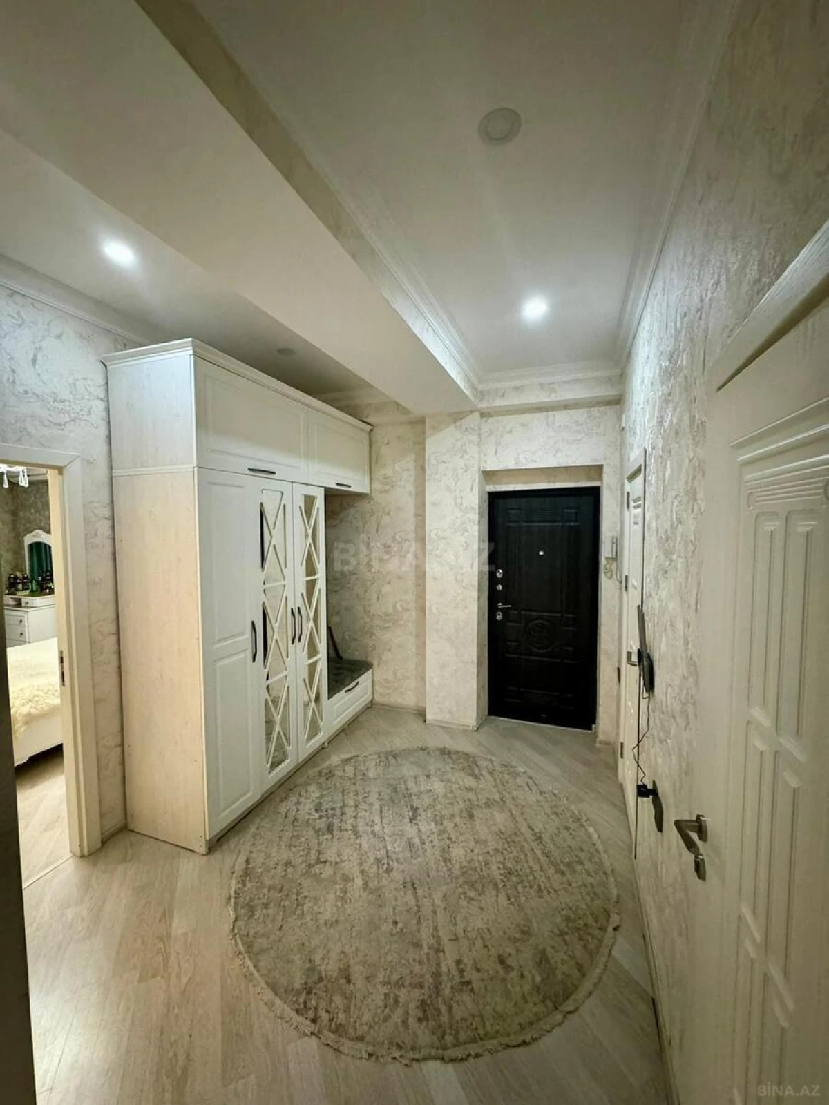 Satılır 3 otaqlı mənzil 105 m²