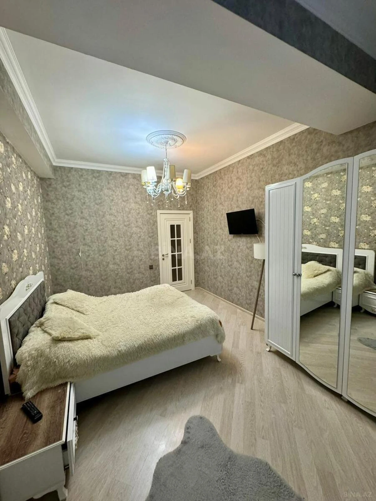 Satılır 3 otaqlı mənzil 105 m²