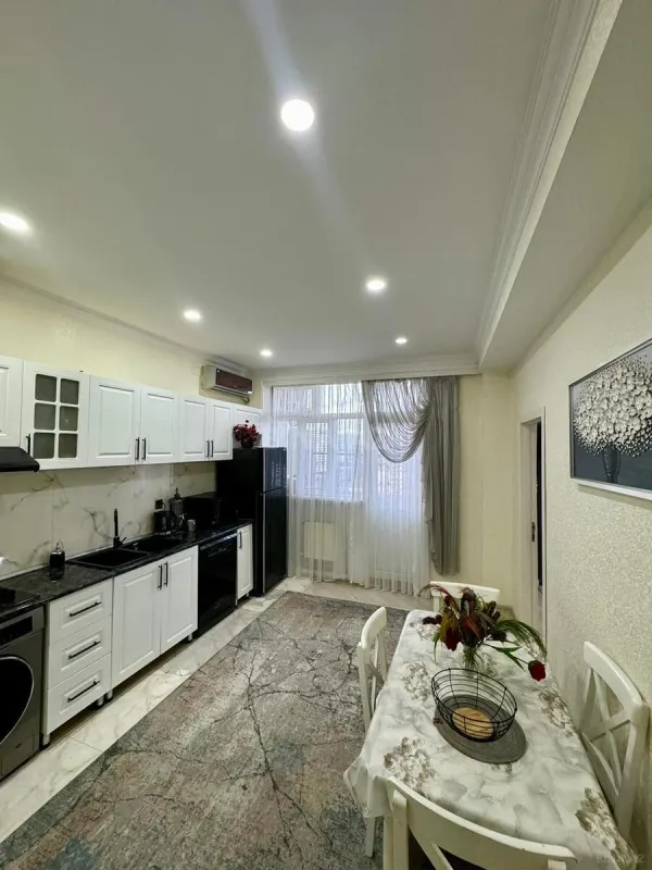 Satılır 3 otaqlı mənzil 105 m²