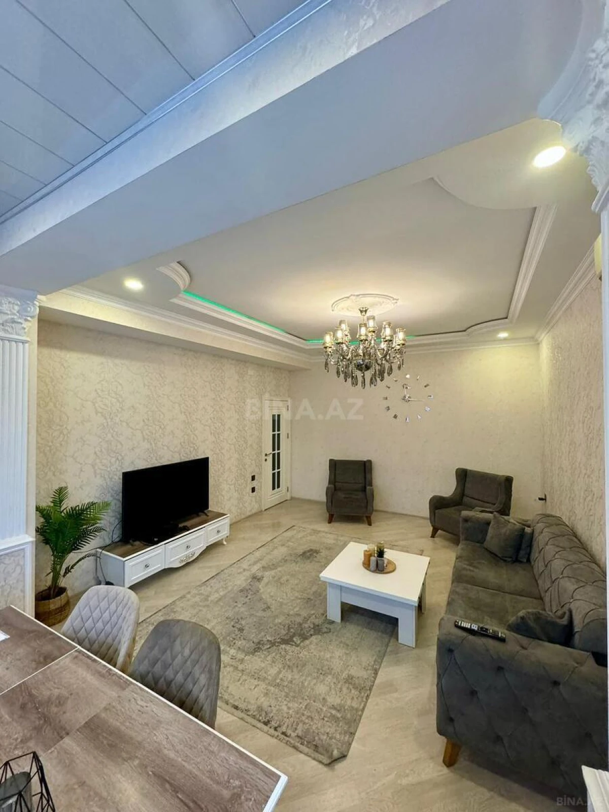 Satılır 3 otaqlı mənzil 105 m²