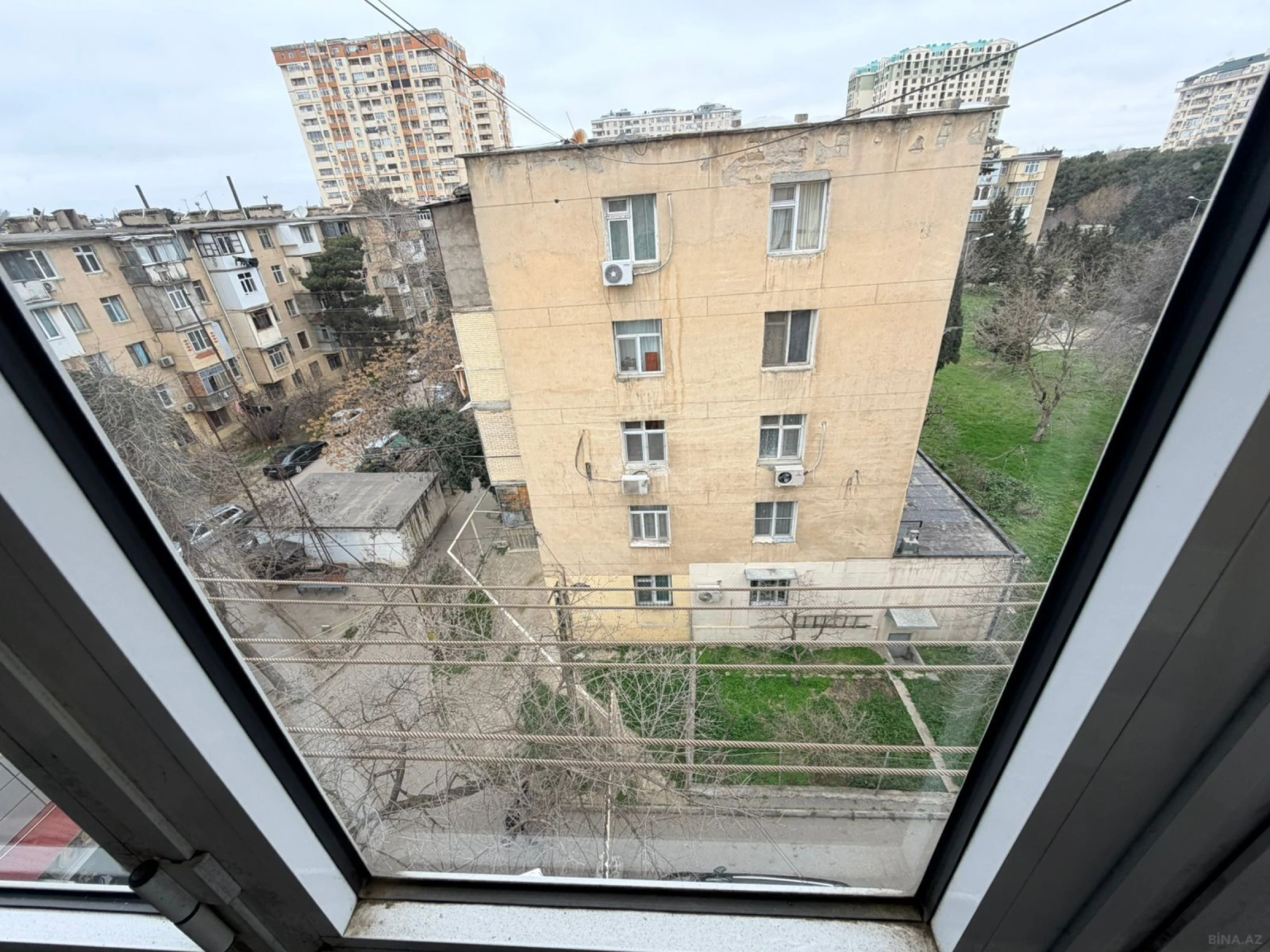 Satılır 1 otaqlı mənzil 37 m²