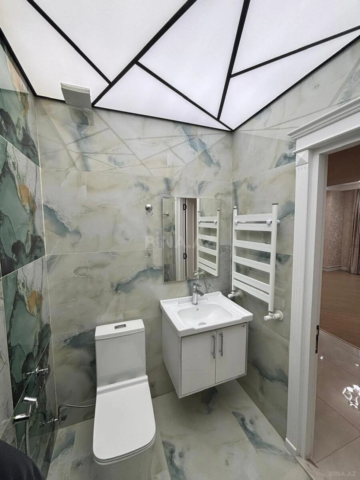 Satılır 2 otaqlı mənzil 69 m²