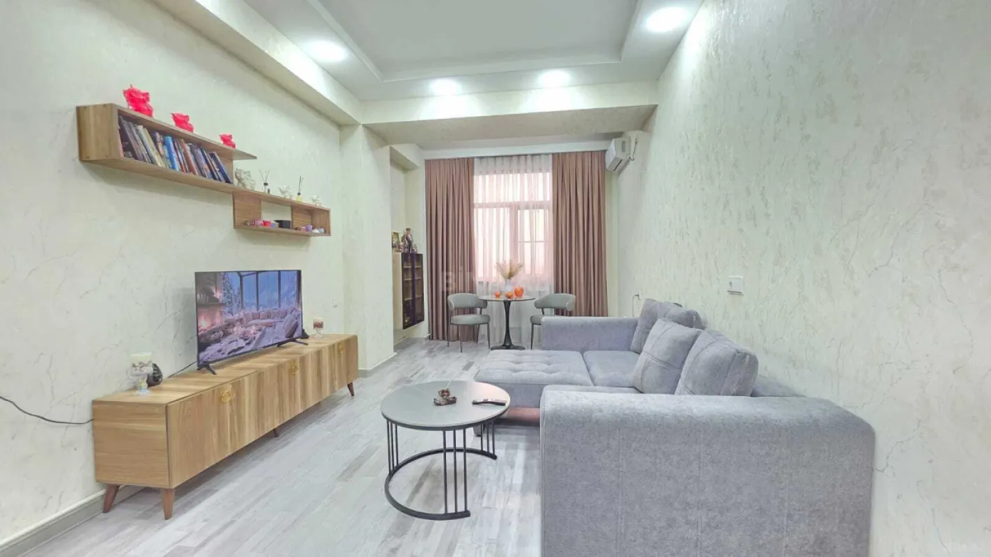 Satılır 2 otaqlı mənzil 60 m²