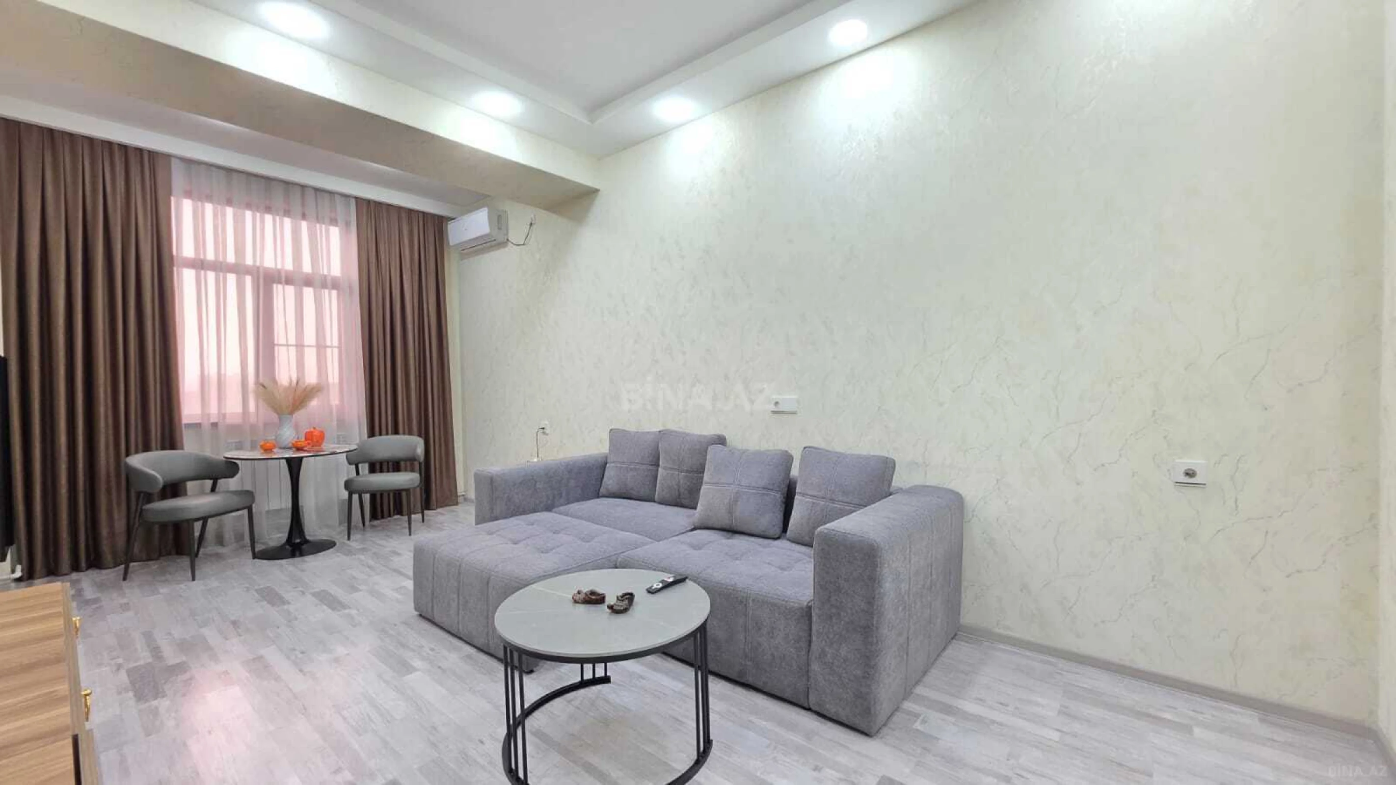 Satılır 2 otaqlı mənzil 60 m²