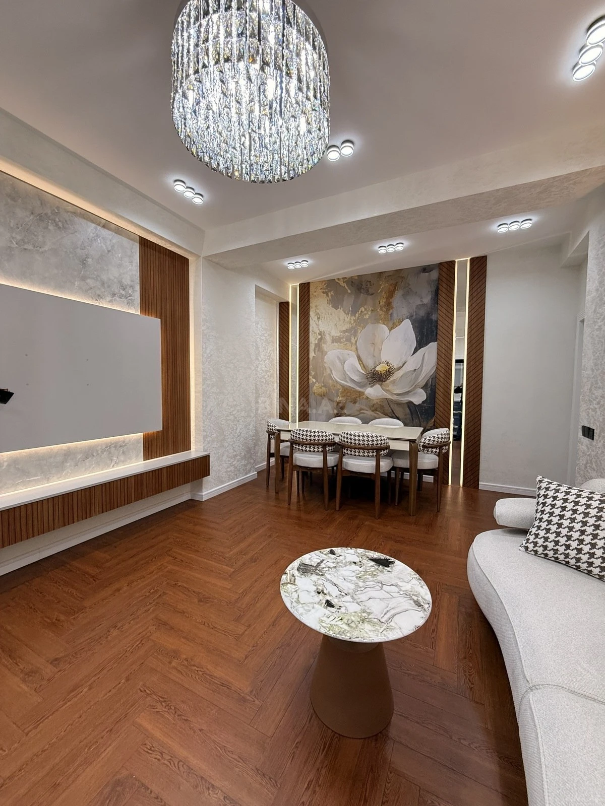 Satılır 3 otaqlı mənzil 96 m²