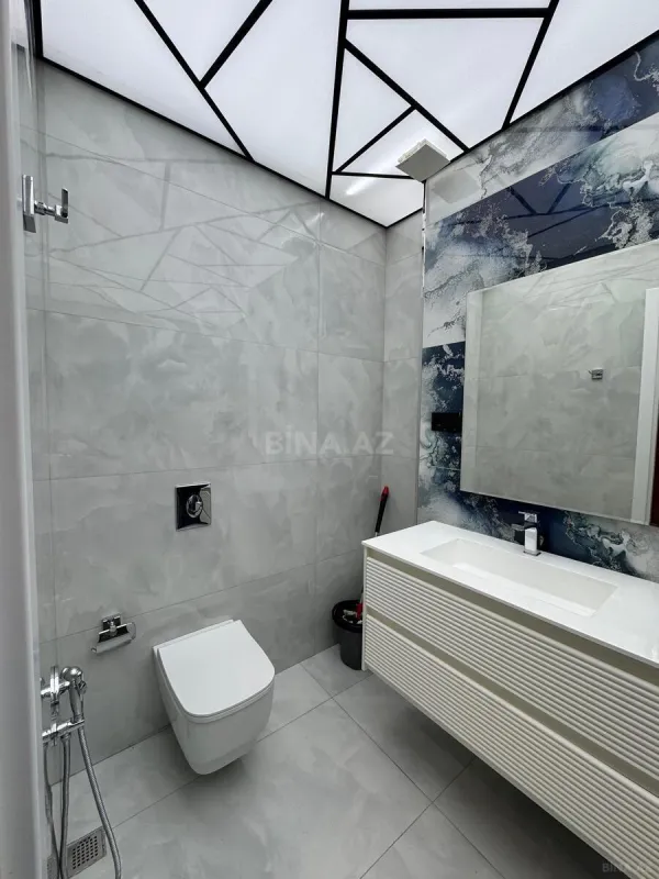 Satılır 2 otaqlı mənzil 92 m²