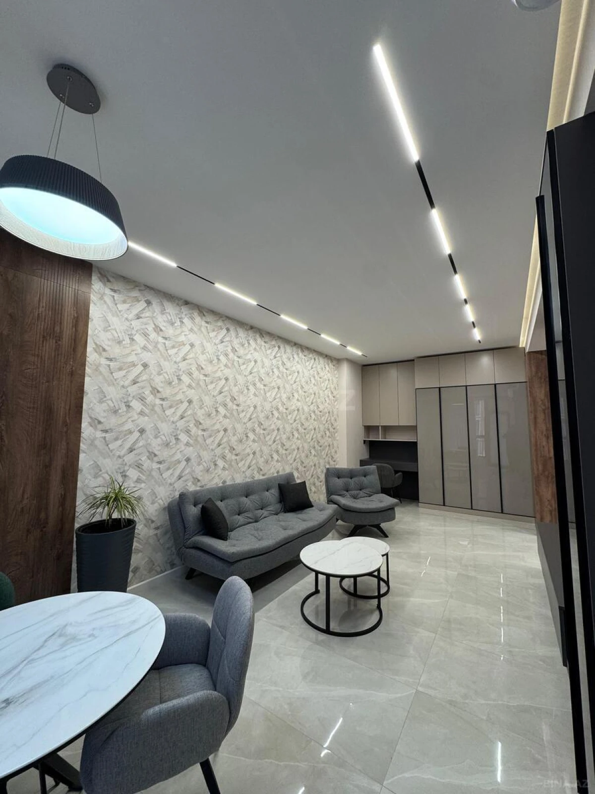 Satılır 2 otaqlı mənzil 92 m²