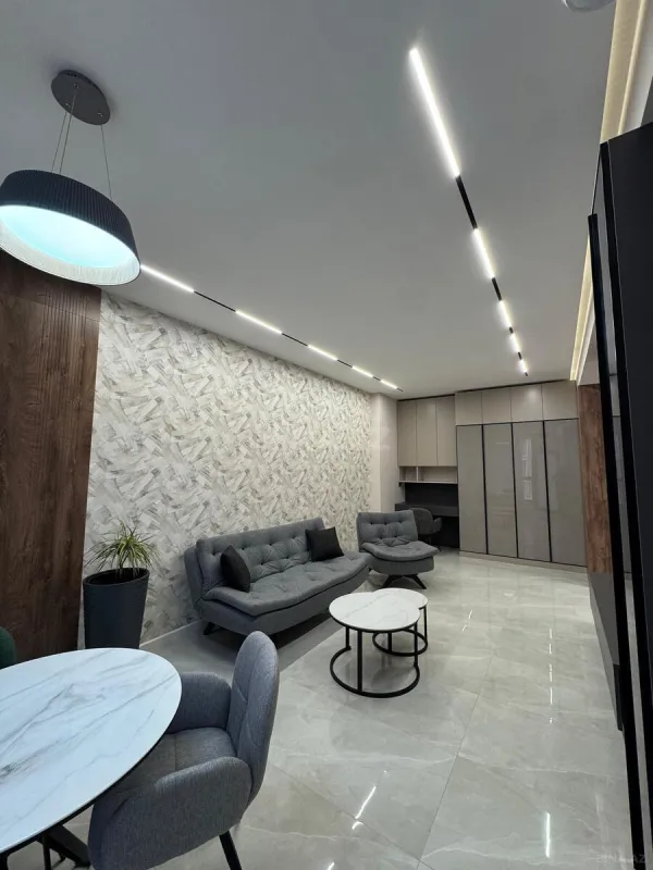 Satılır 2 otaqlı mənzil 92 m²