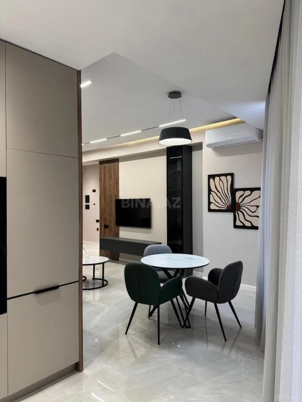 Satılır 2 otaqlı mənzil 92 m²